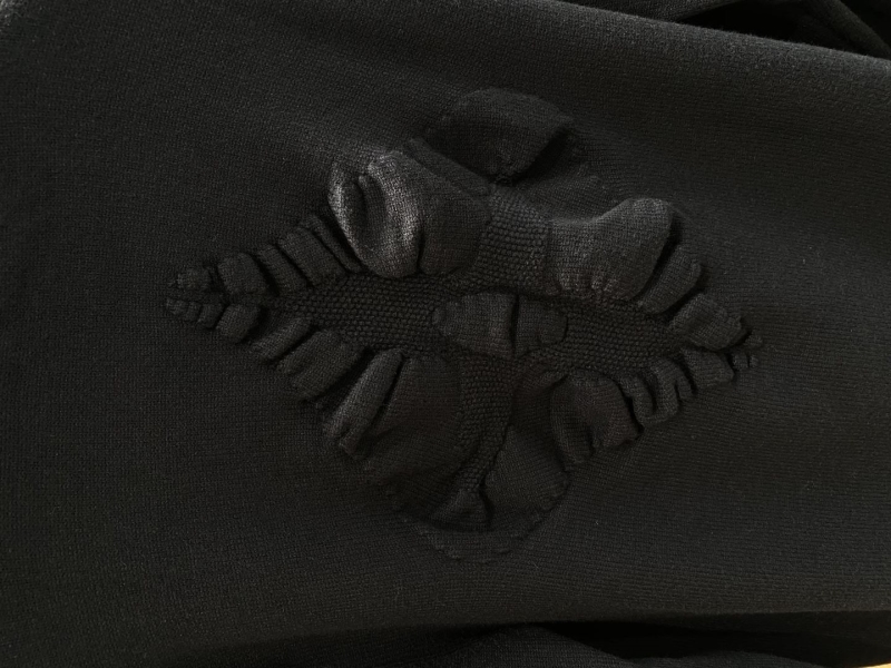 l0vis Vvtt0n sweater